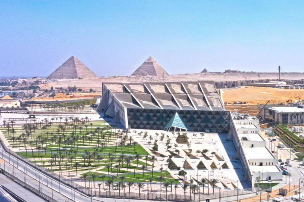 Giza Pyramids, Grand Egyptian Museum and Bazaar